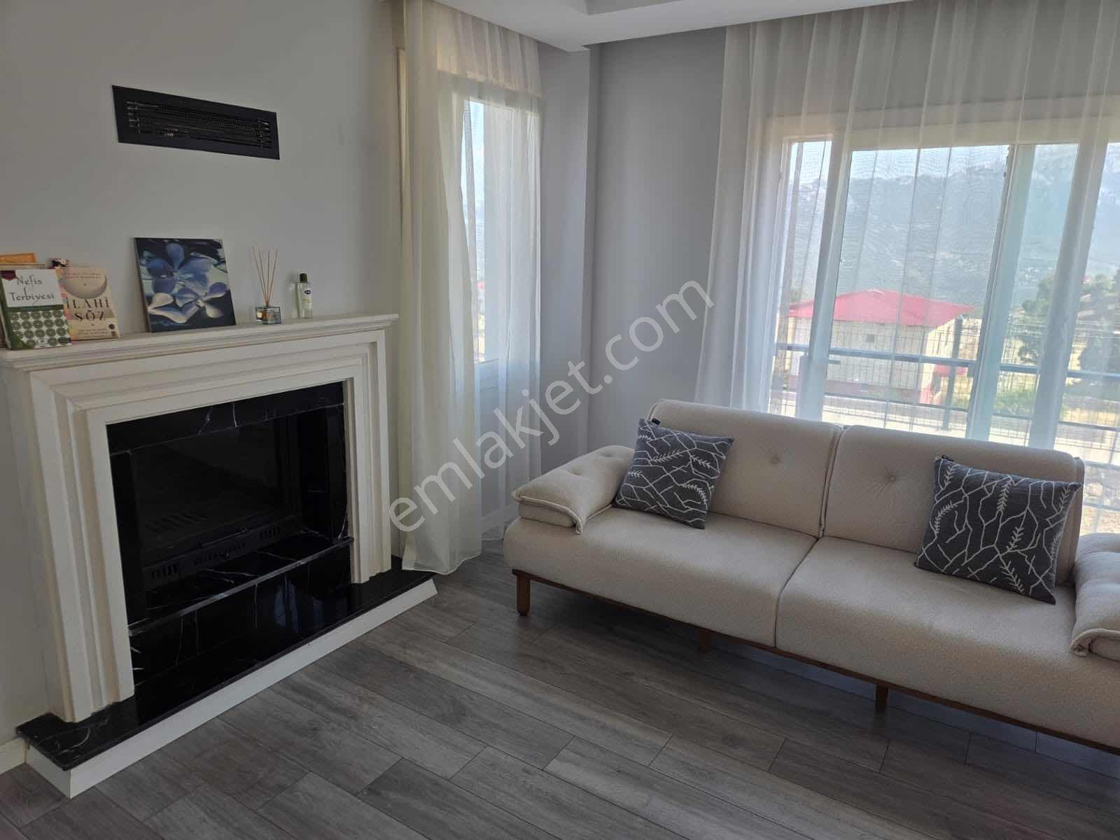 Selçuk Emlaktan Bozkırlı Mevkinde Satılık Lüx Villa — fotoğraf 7