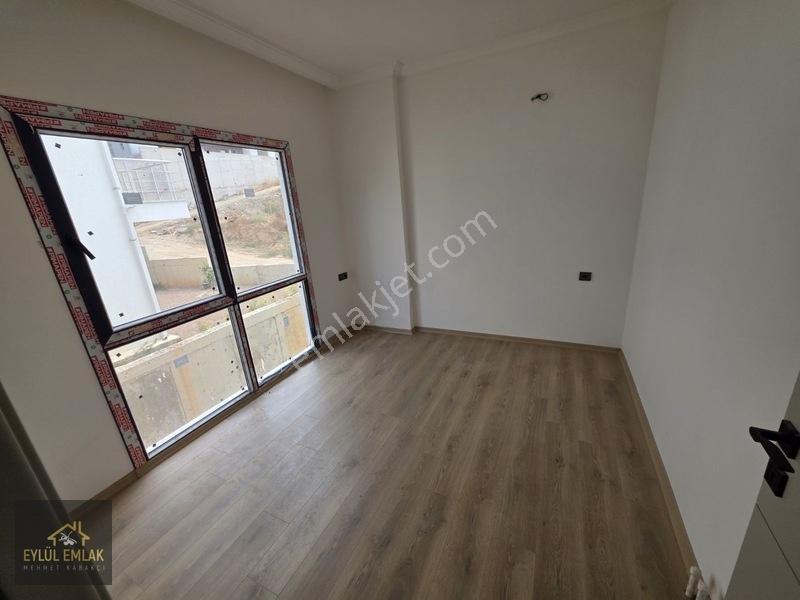 Mumcularda Satılık 1+1 Orta Kat Daire — fotoğraf 9