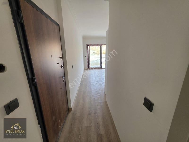 Mumcularda Satılık 1+1 Orta Kat Daire — fotoğraf 11