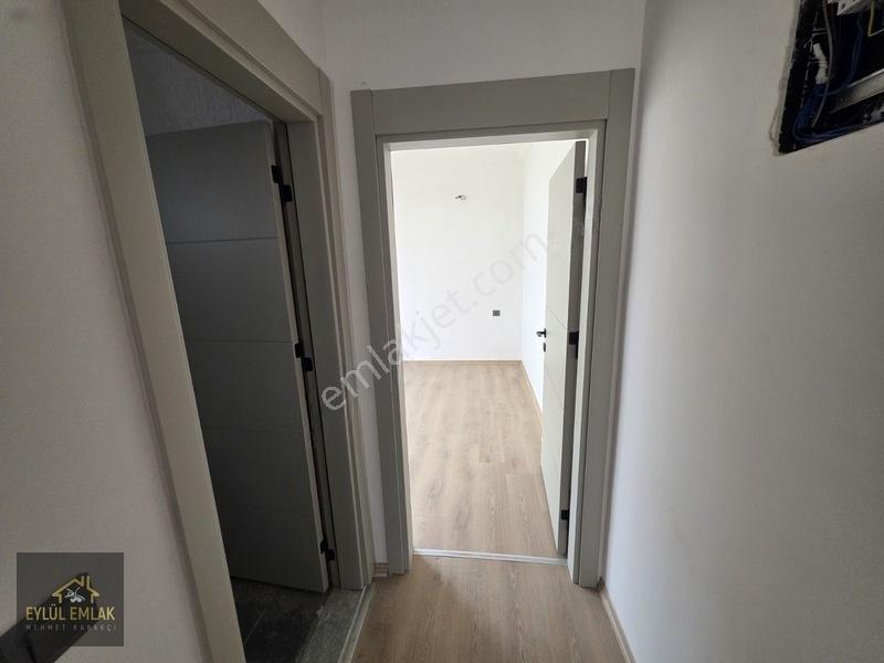 Mumcularda Satılık 1+1 Orta Kat Daire — fotoğraf 15