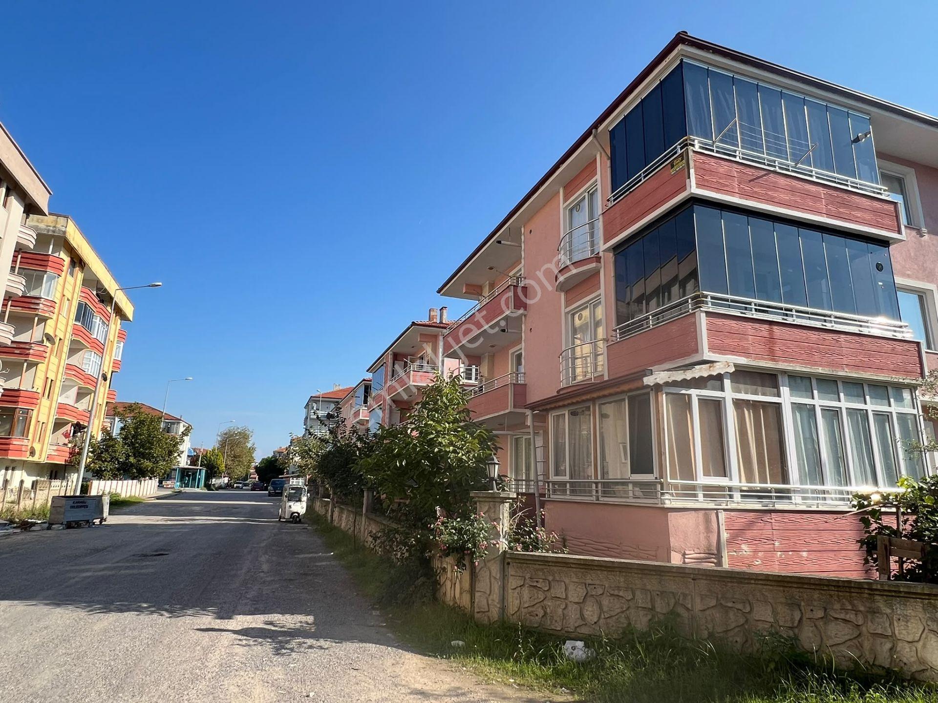 Karasu Çağdaş Mevkinde Denize Yakın Ara Kat 2+1... — fotoğraf 2