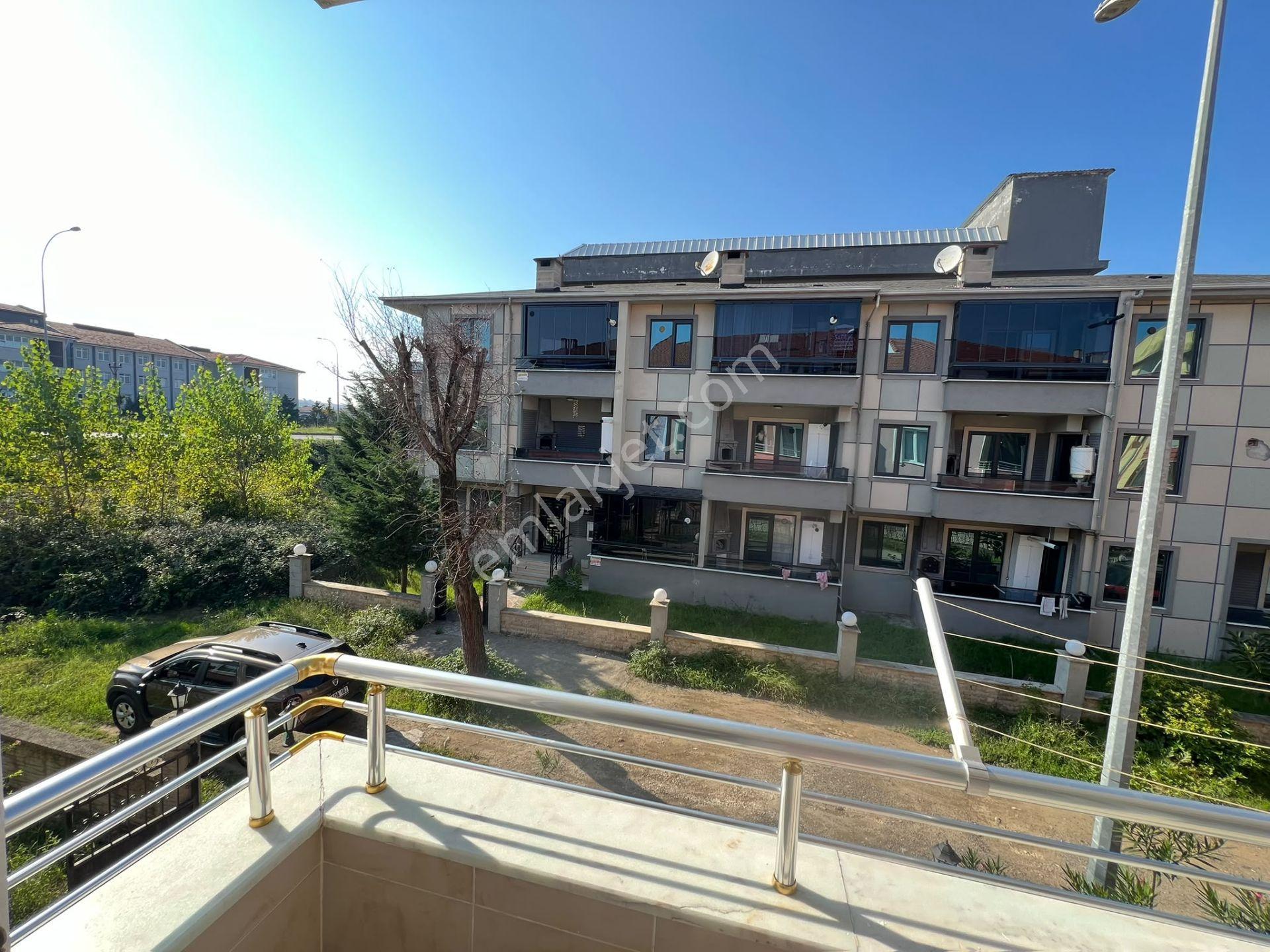 Karasu Çağdaş Mevkinde Denize Yakın Ara Kat 2+1... — fotoğraf 9