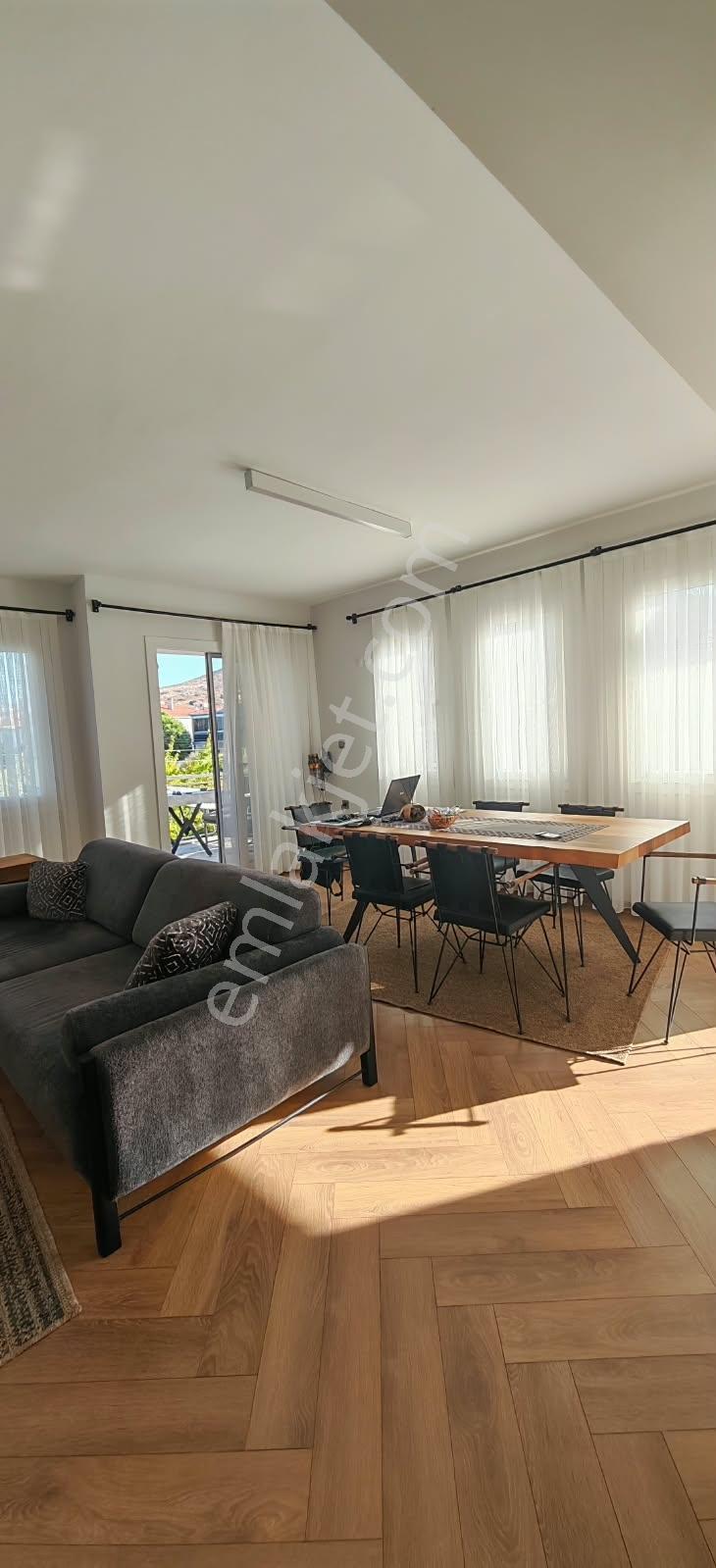 Foça Atatürk Mahallesinde Satılık 3+1 — fotoğraf 9