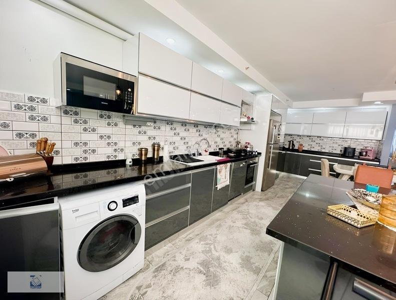 Unikonut Satılık Devırlı 4+2 Dekorlu 220 Mt Özel Teras Ve Balkon — fotoğraf 3