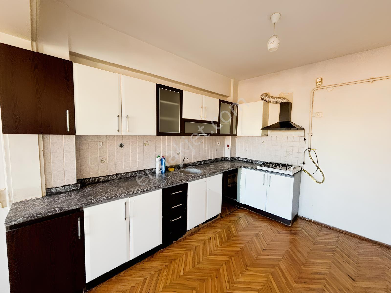 Zenith Real Estate Akıncılar Mh. Ttm Yakını Satılık 2+1 Daire — fotoğraf 11