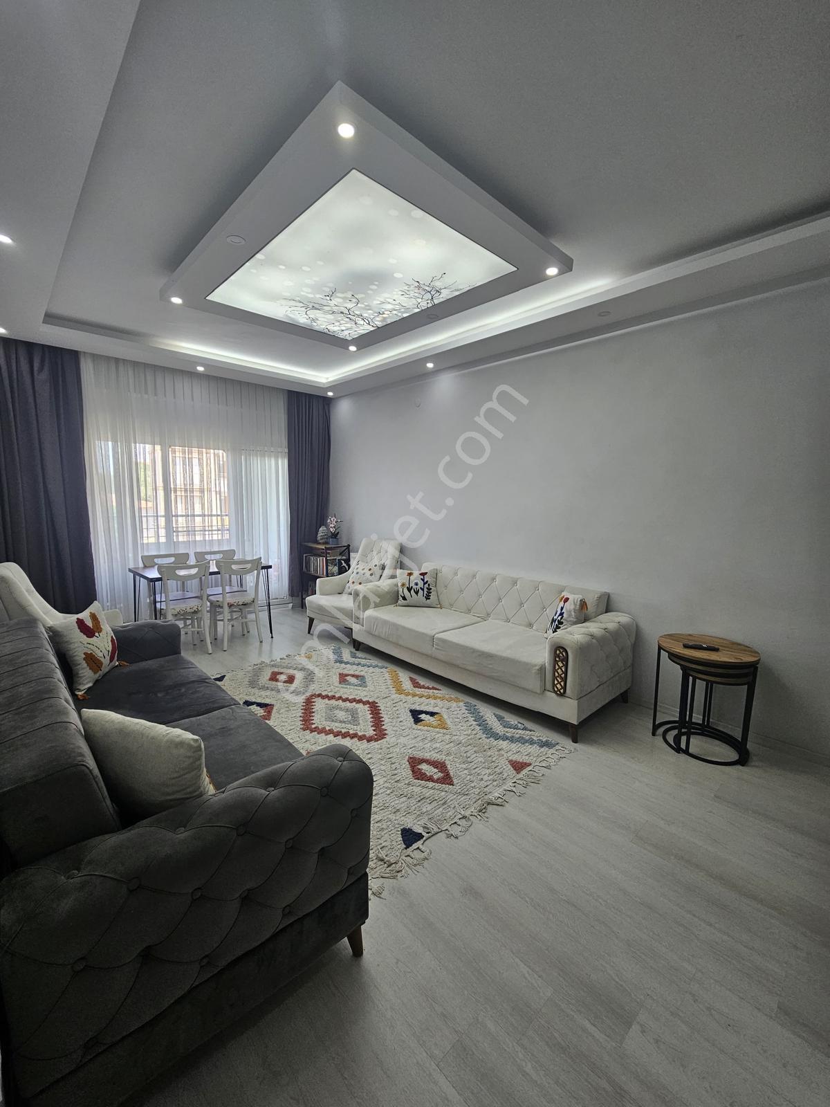 Ege Emlak'tan Çarşı İçerisinde Ara Kat Satılık 2+1 Daire — fotoğraf 3