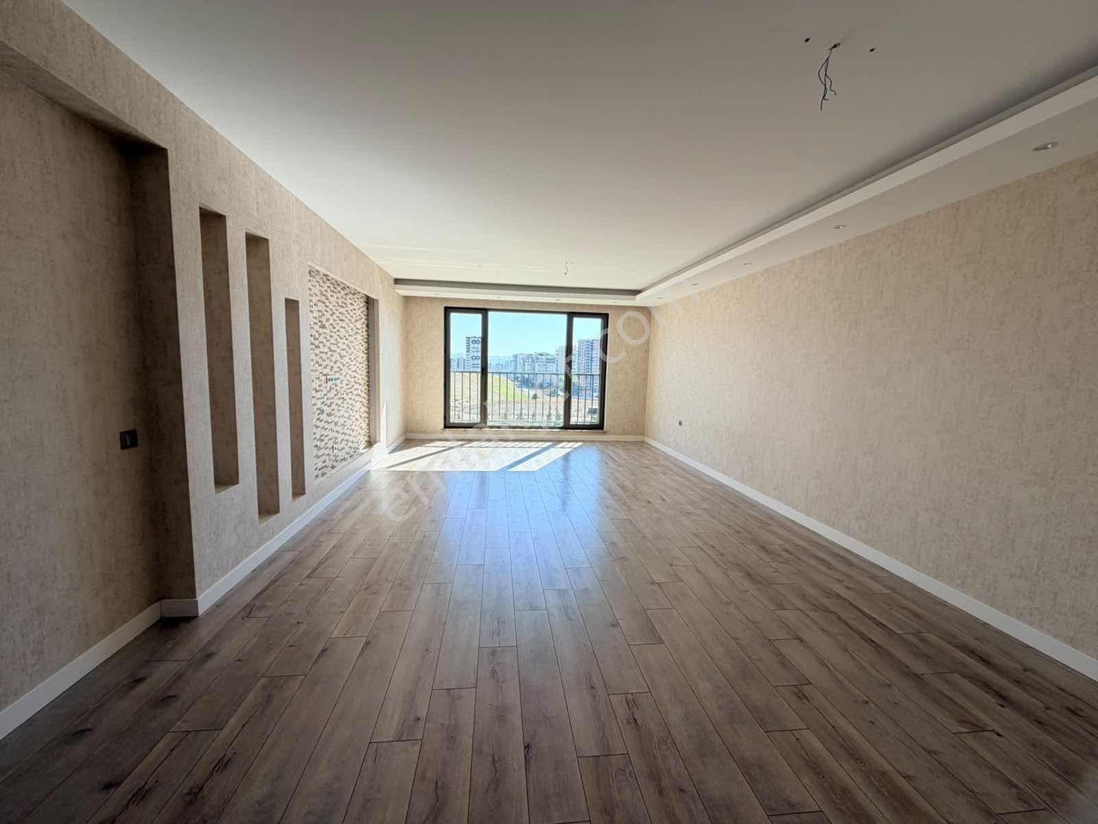 Batı Loft Sitesinde Satılık 4+1 Lüx Daire