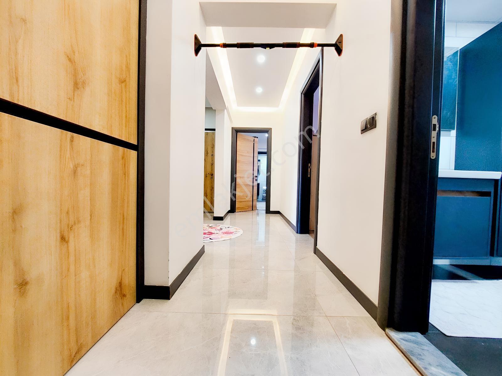 Doğalgazlı Havuzlu Sitede Geniş 3+1 Daire — fotoğraf 6
