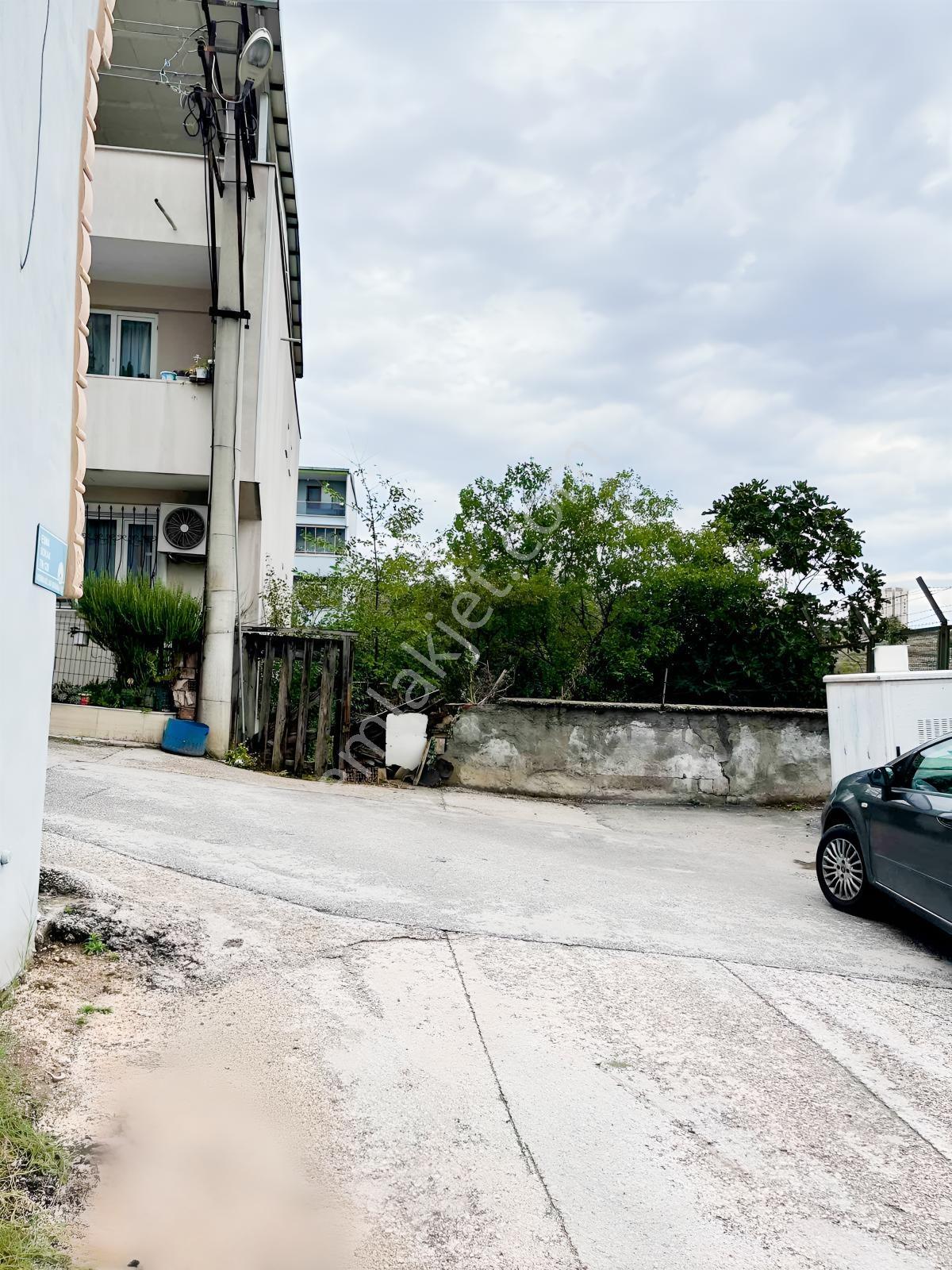 Yenibağlar Mahallesi'nde Merkezi Konumda 120 M2 Satılık Arsa