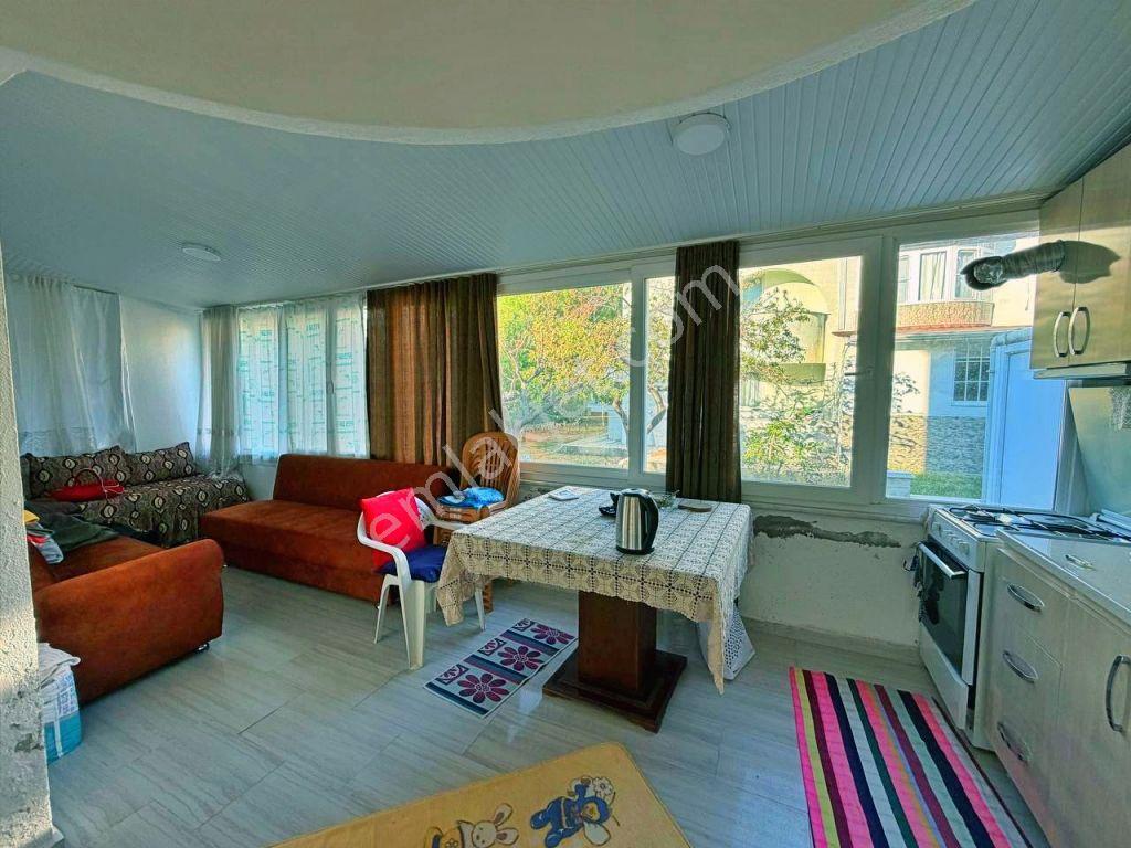 Uytundan Burhaniyede Site İçinde Havuzlu Bahçeli 3+1 Villa — fotoğraf 8
