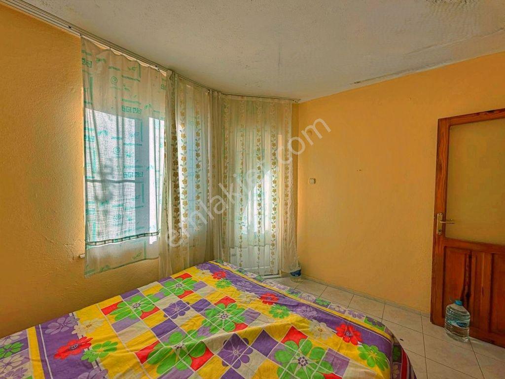 Uytundan Burhaniyede Site İçinde Havuzlu Bahçeli 3+1 Villa — fotoğraf 13