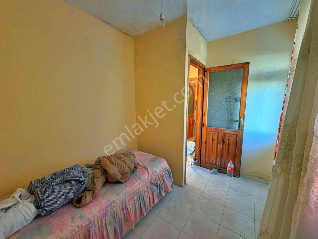 Uytundan Burhaniyede Site İçinde Havuzlu Bahçeli 3+1 Villa — fotoğraf 14