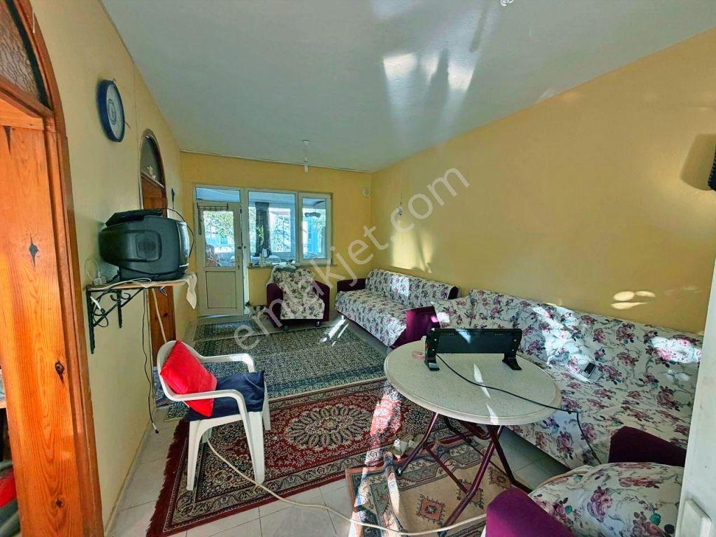 Uytundan Burhaniyede Site İçinde Havuzlu Bahçeli 3+1 Villa — fotoğraf 18
