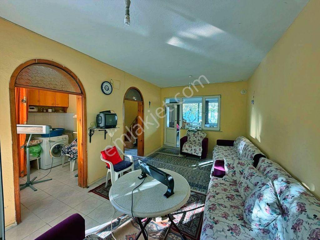 Uytundan Burhaniyede Site İçinde Havuzlu Bahçeli 3+1 Villa — fotoğraf 20