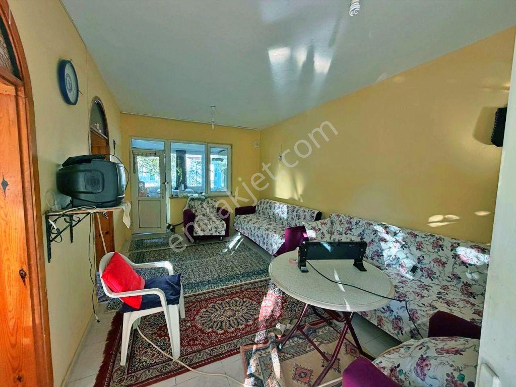 Uytundan Burhaniyede Site İçinde Havuzlu Bahçeli 3+1 Villa — fotoğraf 25