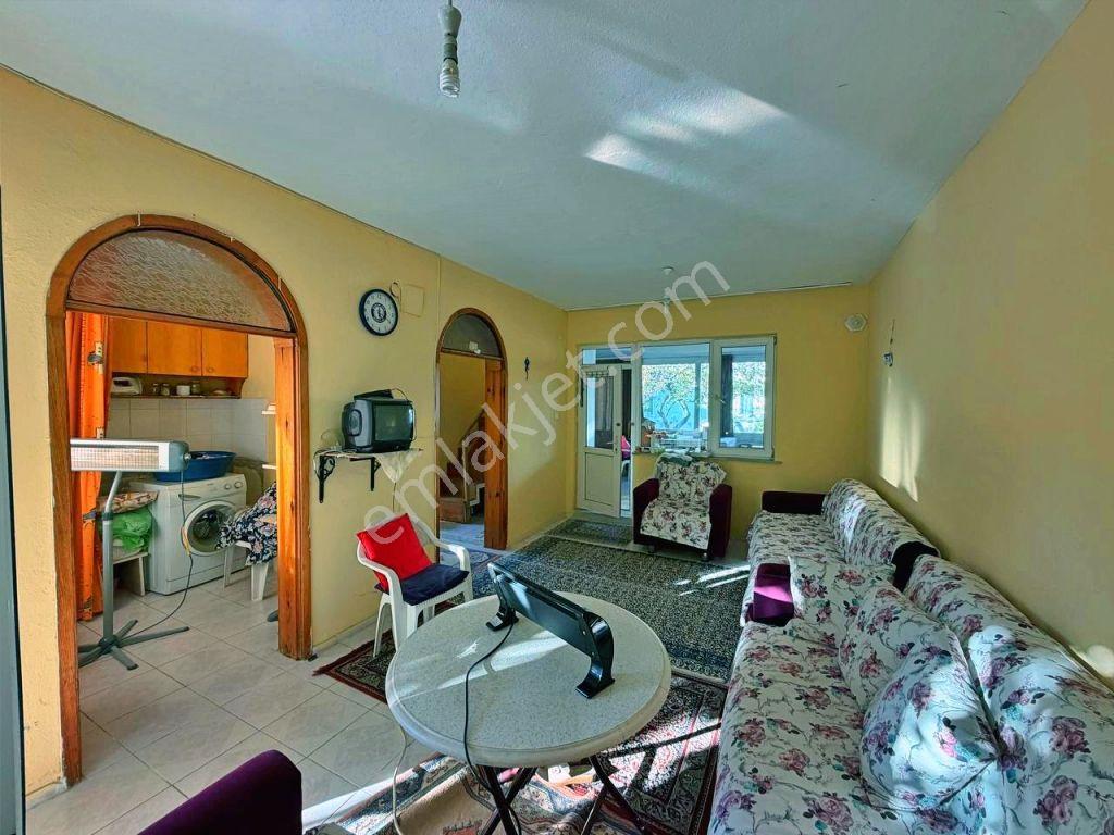 Uytundan Burhaniyede Site İçinde Havuzlu Bahçeli 3+1 Villa — fotoğraf 28