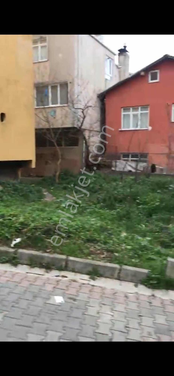 Üsküdar Küplücede 4 Kat Konut İmarlı Parselde 180 M² Hisse