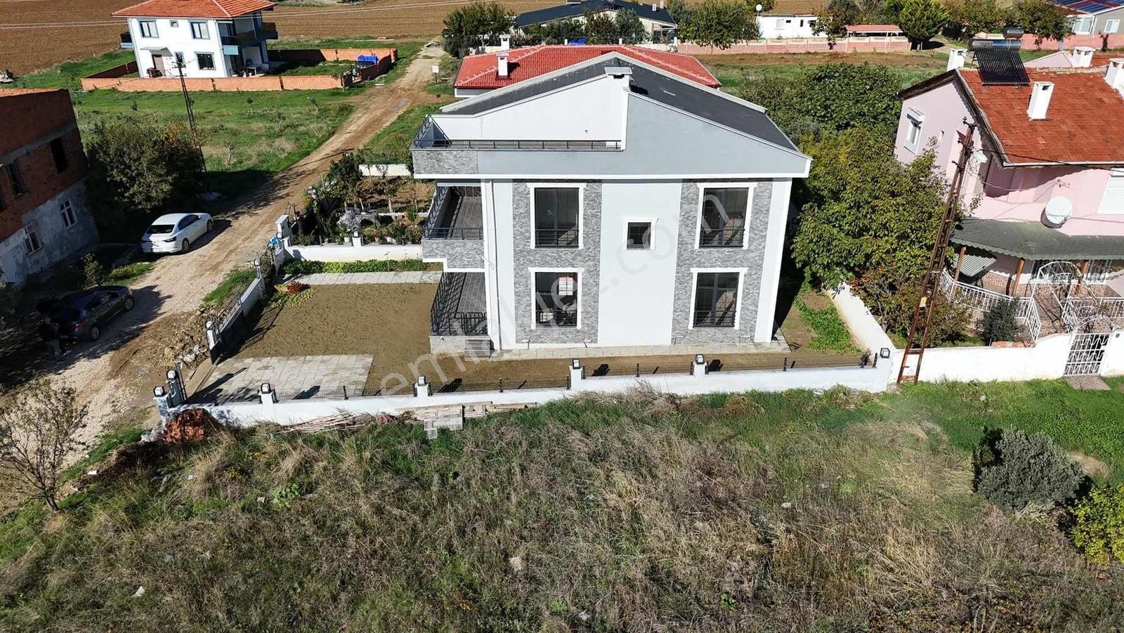Mürefte Mh. Deniz Manzaralı İskanlı Müstakil Villa Satılık — fotoğraf 3
