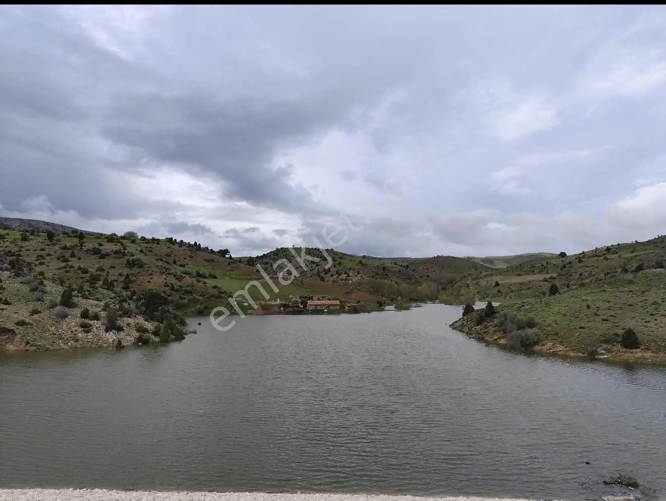 Tepekent Göleti Sulaması Proje İçerisinde 9342 M² Satılık Tarla — fotoğraf 5