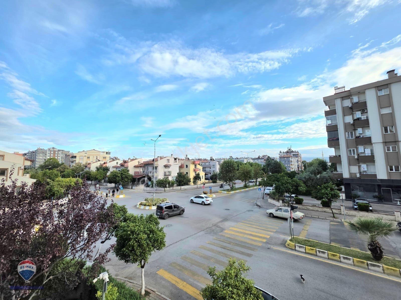 Aydın Girne Mahallesi Şair Ömer Bulvarı’nda Geniş 4+1 Tüm İhtiyaçlarınız Kapınızda — fotoğraf 2