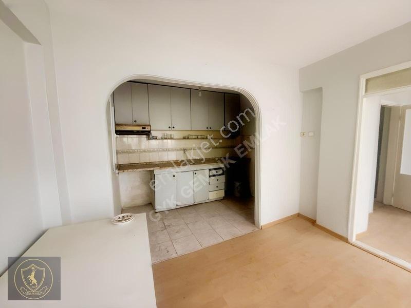 Gemlik Merkezde Güneş Alan 2+1 Daire — fotoğraf 2