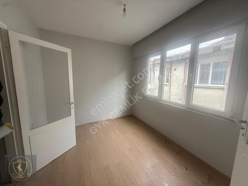 Gemlik Merkezde Güneş Alan 2+1 Daire — fotoğraf 8