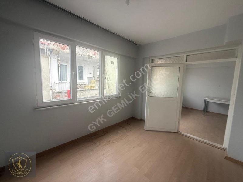 Gemlik Merkezde Güneş Alan 2+1 Daire — fotoğraf 9