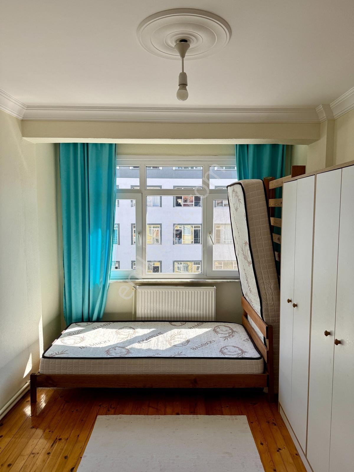 Yenimahalle'de Eşyalı Satılık 2+1 Daire — fotoğraf 3