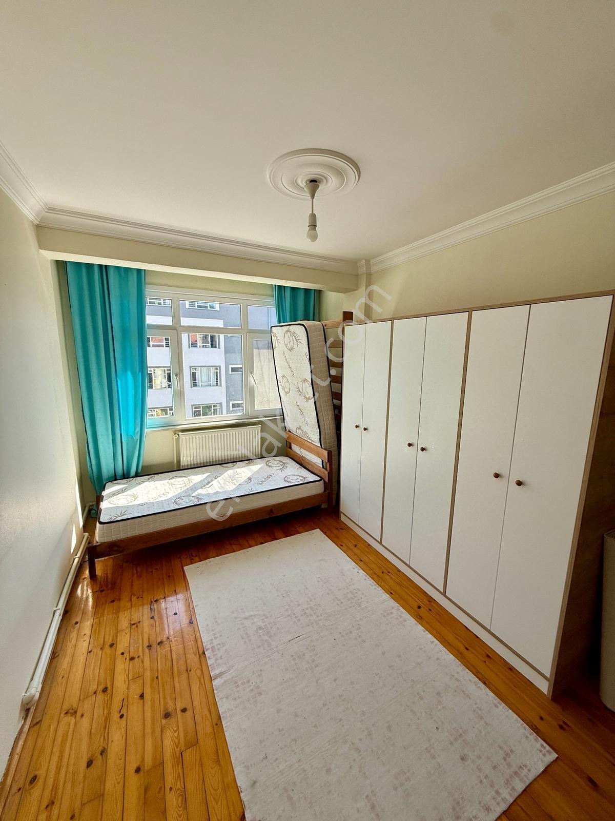 Yenimahalle'de Eşyalı Satılık 2+1 Daire — fotoğraf 4