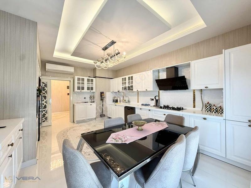Batıkentte Jakuzili Satılık 4+1, 3 Cepheli Çift Balkonlu Daire — fotoğraf 5