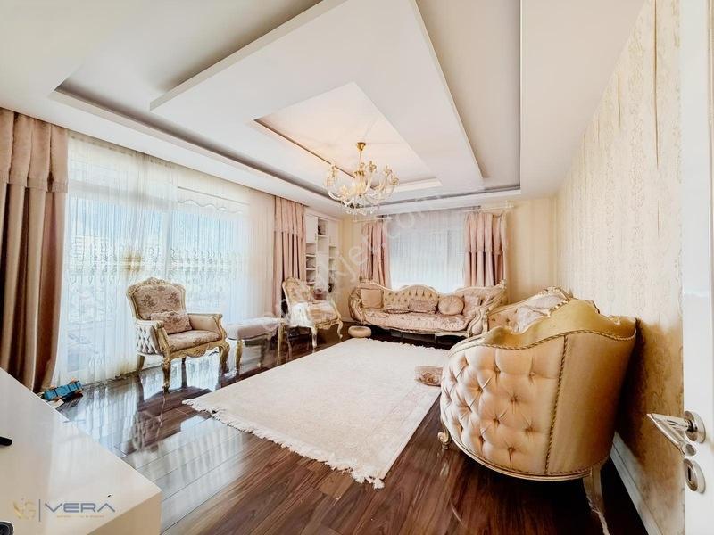 Batıkentte Jakuzili Satılık 4+1, 3 Cepheli Çift Balkonlu Daire — fotoğraf 10