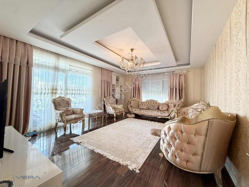 Batıkentte Jakuzili Satılık 4+1, 3 Cepheli Çift Balkonlu Daire — fotoğraf 11