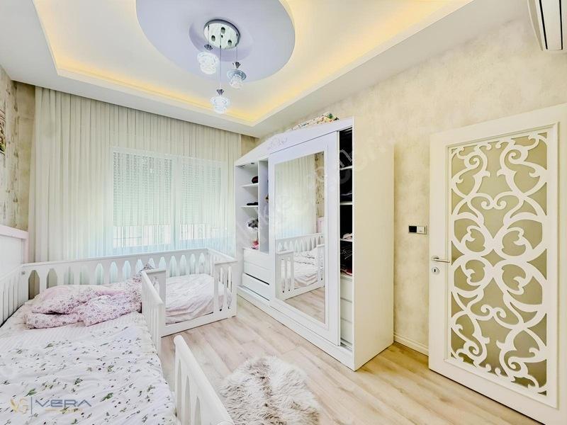 Batıkentte Jakuzili Satılık 4+1, 3 Cepheli Çift Balkonlu Daire — fotoğraf 17