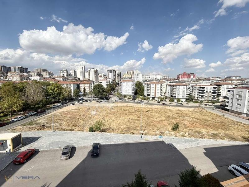Batıkentte Jakuzili Satılık 4+1, 3 Cepheli Çift Balkonlu Daire — fotoğraf 31
