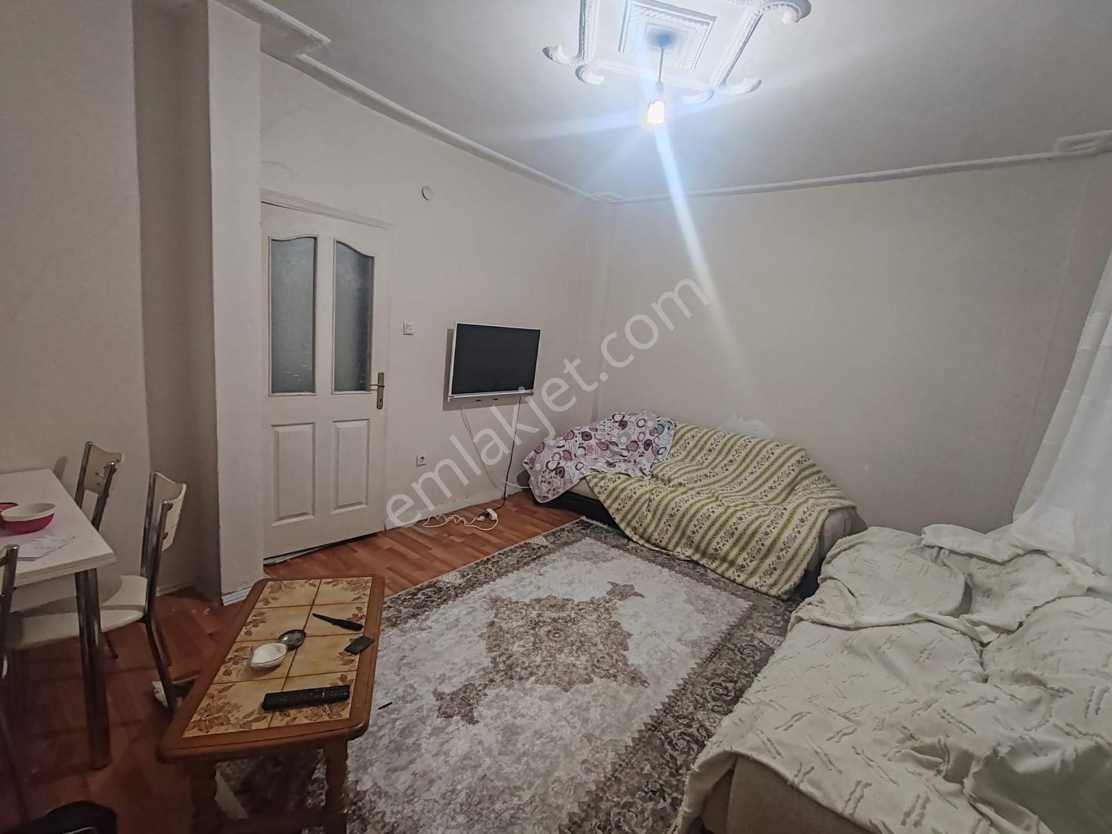 Fatih Dervişali'de Merkezi Konum 85mt Satılık 1,5+1 Giriş Daire — fotoğraf 2