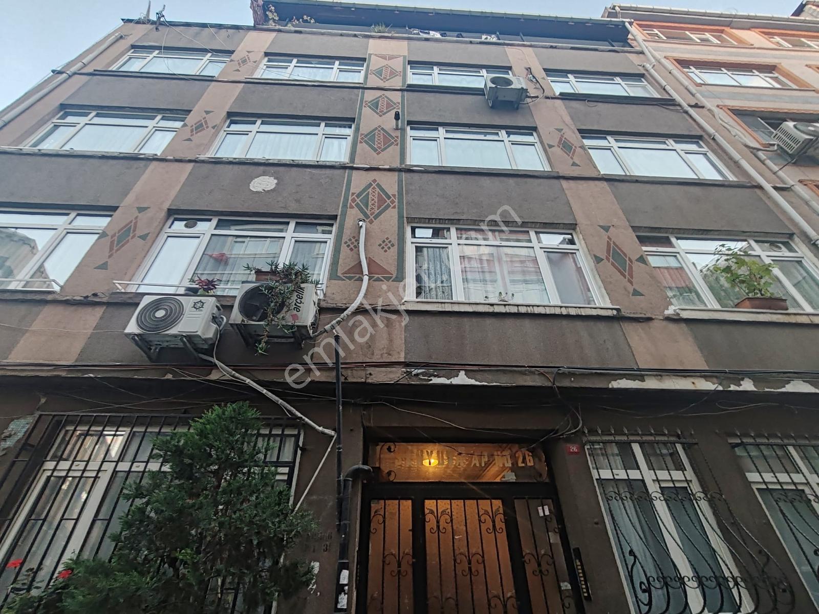 Fatih Dervişali'de Merkezi Konum 85mt Satılık 1,5+1 Giriş Daire — fotoğraf 17
