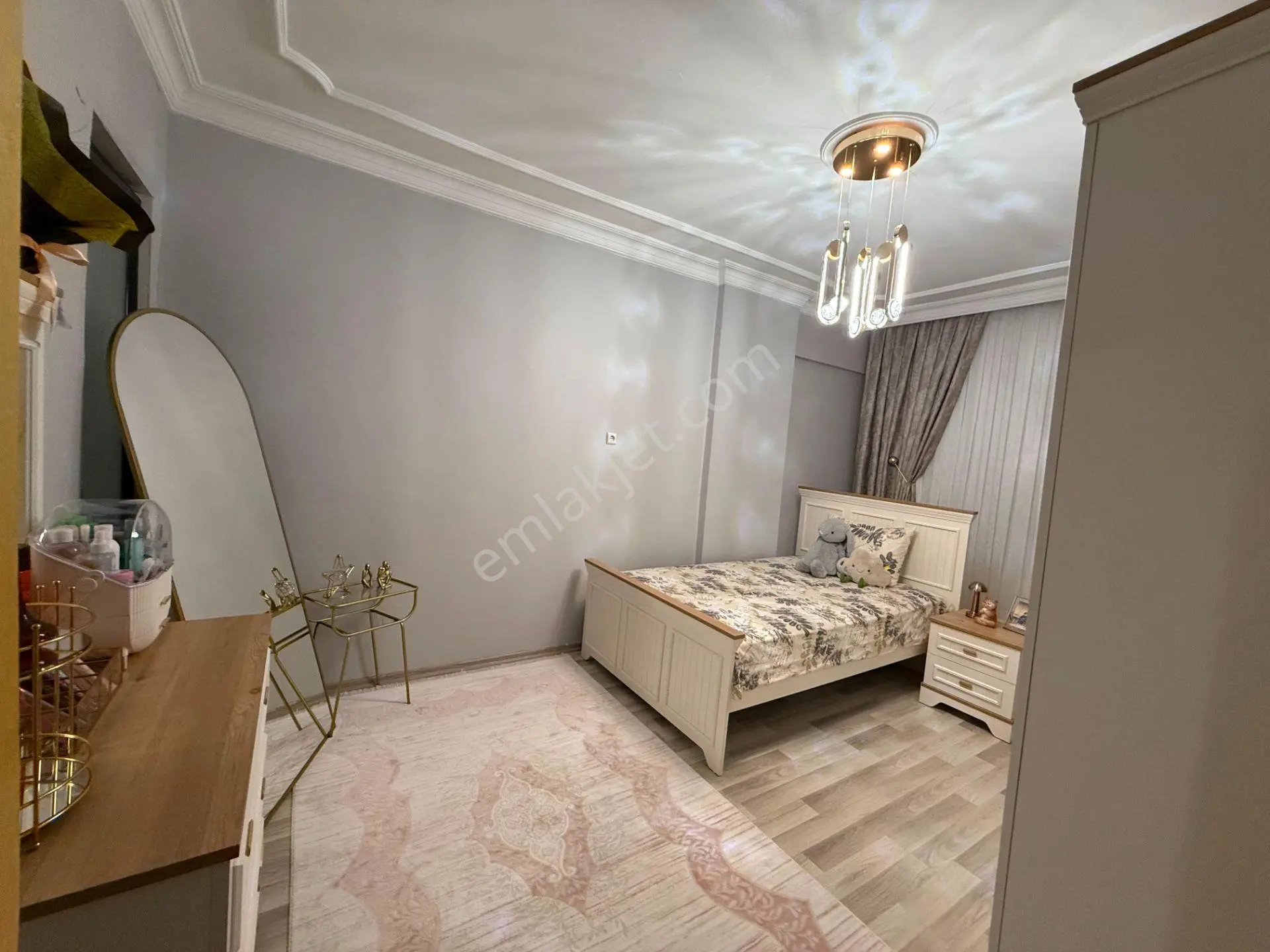 ( Kelepir ) Diclekentte 3.5+1 Lüks 1. Kat ( Altında Daire Var ) Sitede Kat İrtifaklı Fırsat Daire — fotoğraf 2