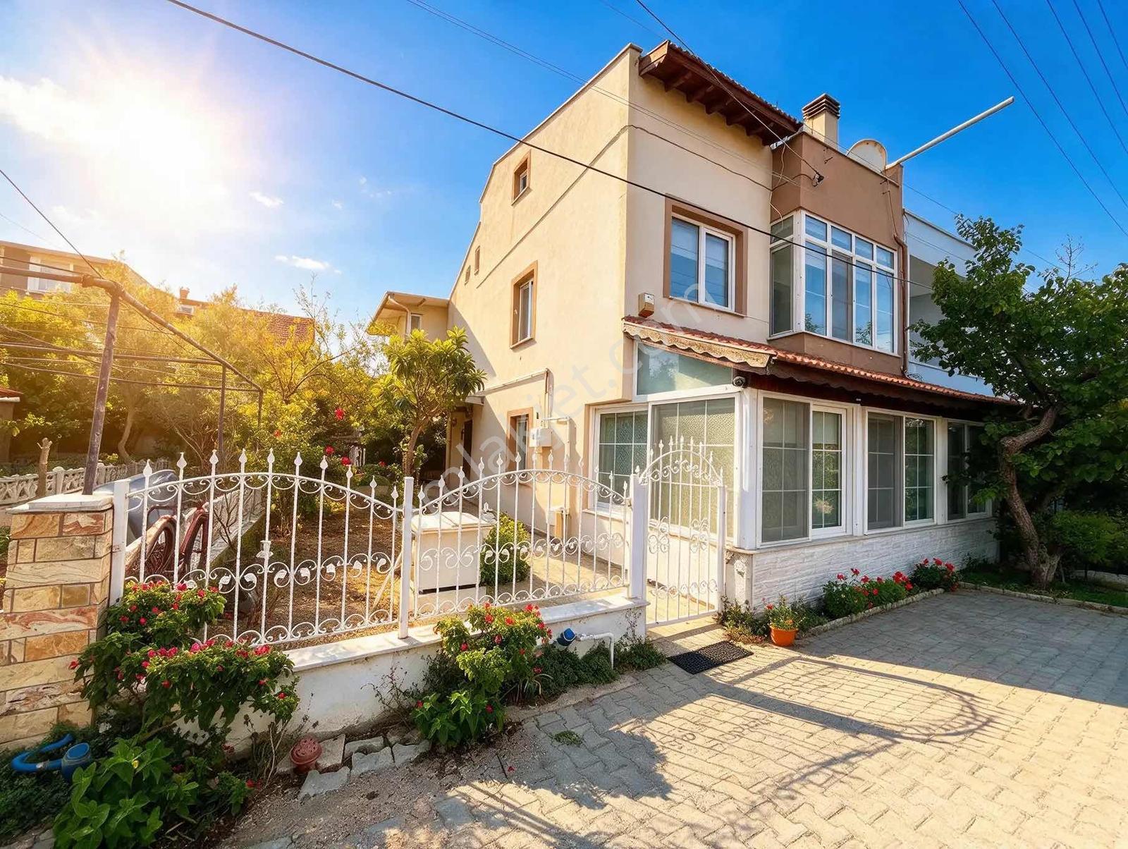 Urla Atatürk Mahallesinde Denize Yakın Geniş 4+1 Villa — fotoğraf 3