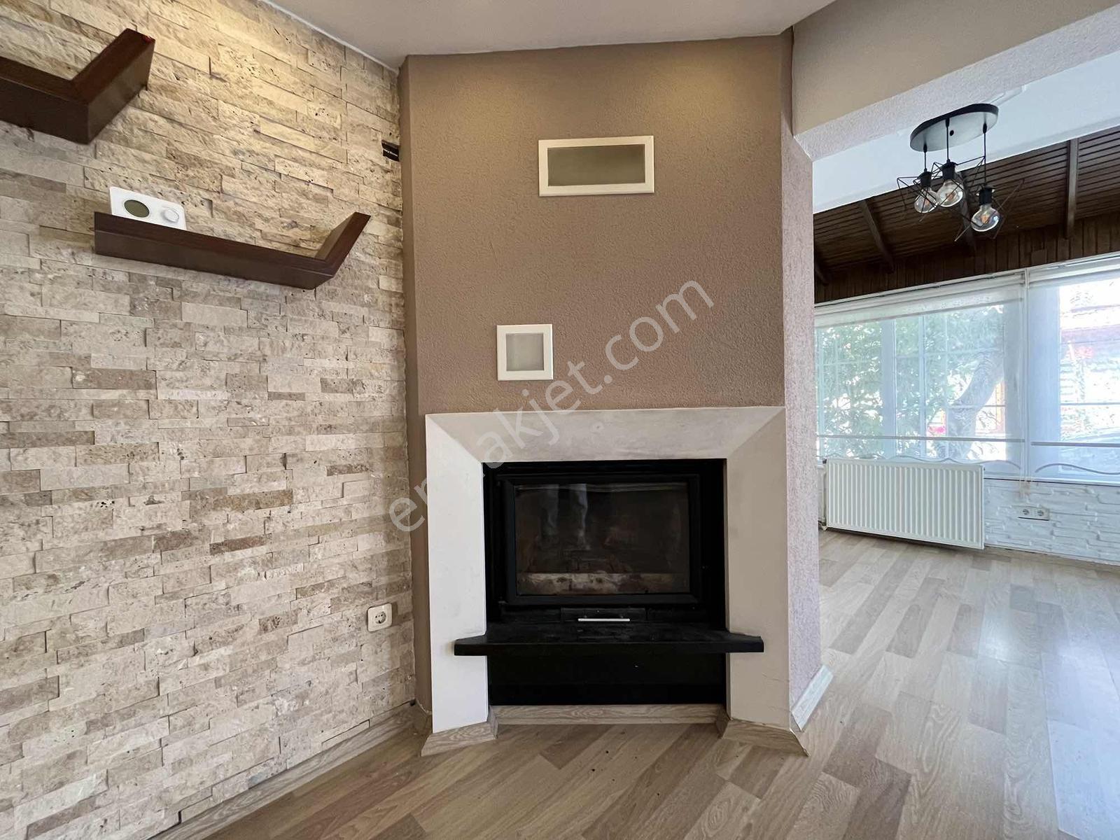 Urla Atatürk Mahallesinde Denize Yakın Geniş 4+1 Villa — fotoğraf 16