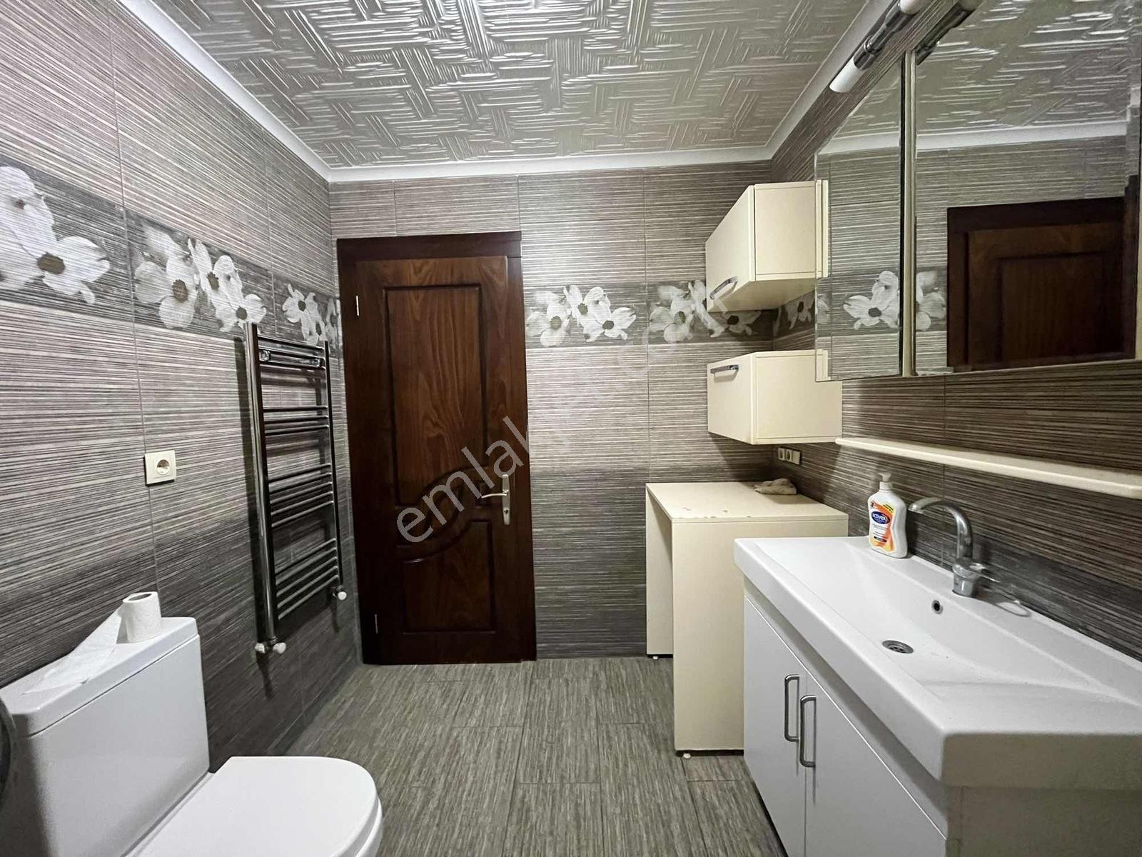 Urla Atatürk Mahallesinde Denize Yakın Geniş 4+1 Villa — fotoğraf 19