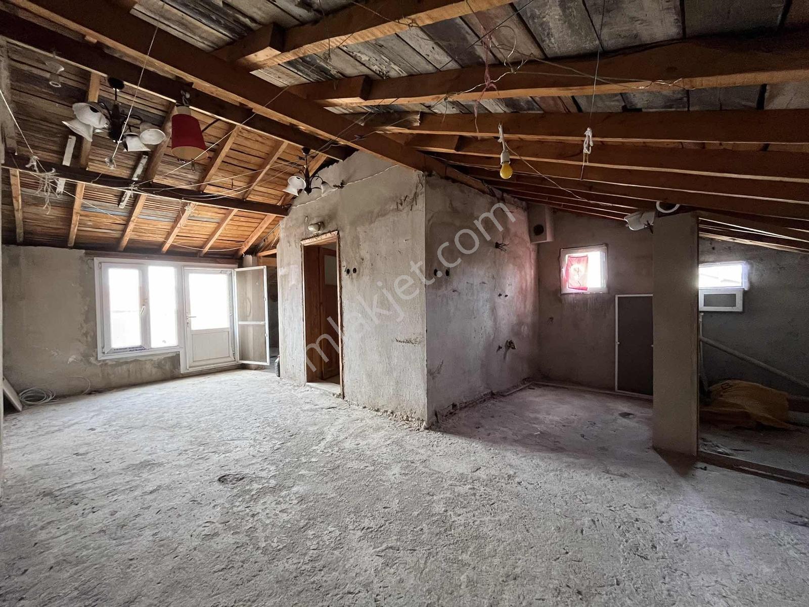 Urla Atatürk Mahallesinde Denize Yakın Geniş 4+1 Villa — fotoğraf 26