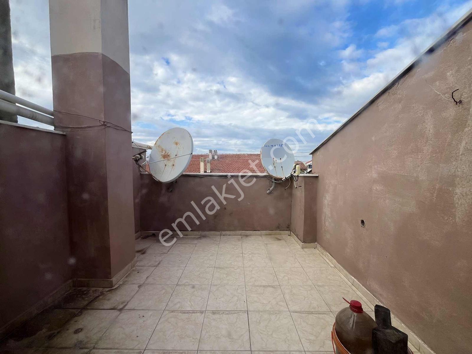 Urla Atatürk Mahallesinde Denize Yakın Geniş 4+1 Villa — fotoğraf 29