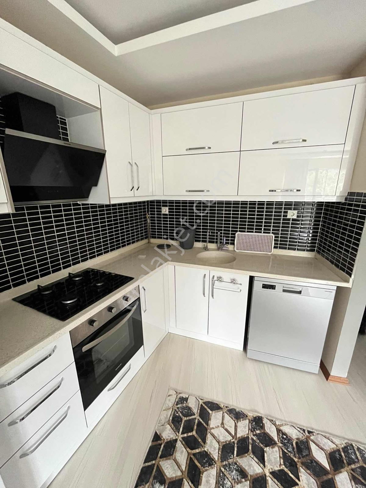 Görükle Merkezi Konum'da Satılık Geniş 1+1 Eşyalı Daire — fotoğraf 9