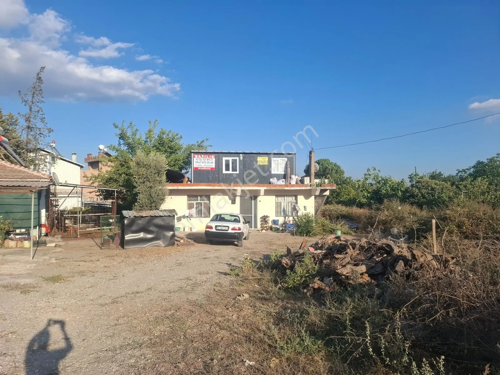 İçinde Numaratjlı 2+1 Evi Olan Satılık Hisse — fotoğraf 3