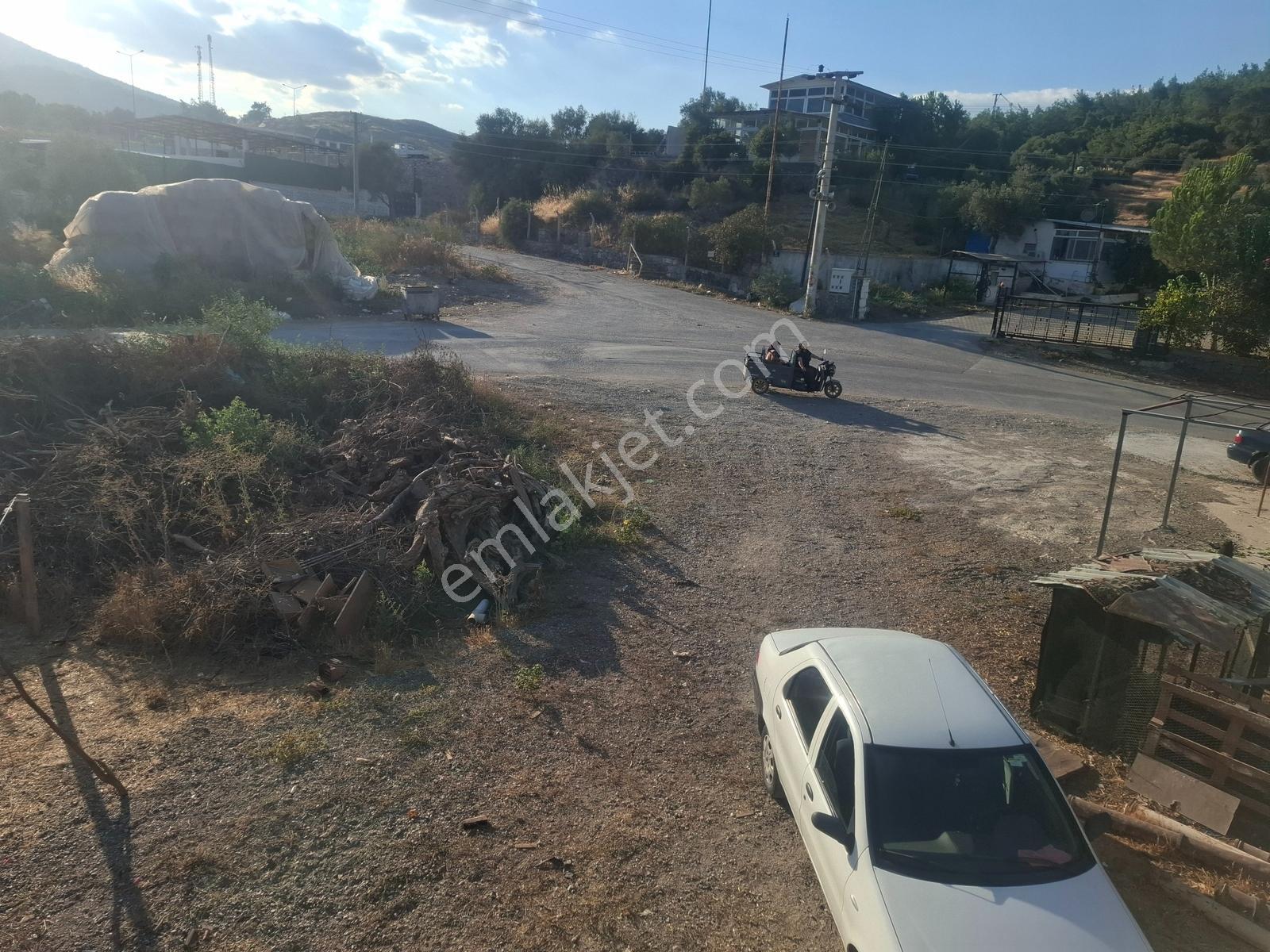 İçinde Numaratjlı 2+1 Evi Olan Satılık Hisse — fotoğraf 12