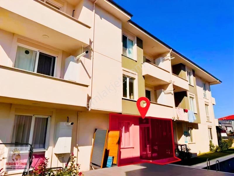 Karasuda Havuzlu Sitede Havuz Cephe Eşyalı C. Balkon Geniş 1+1 — fotoğraf 5