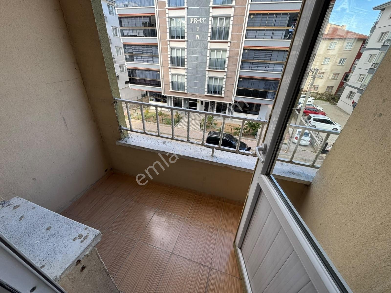 Malazgirt Mah. 3+1 Bağımsız Katta Cadde Üzeri Asansörlü Daire — fotoğraf 29