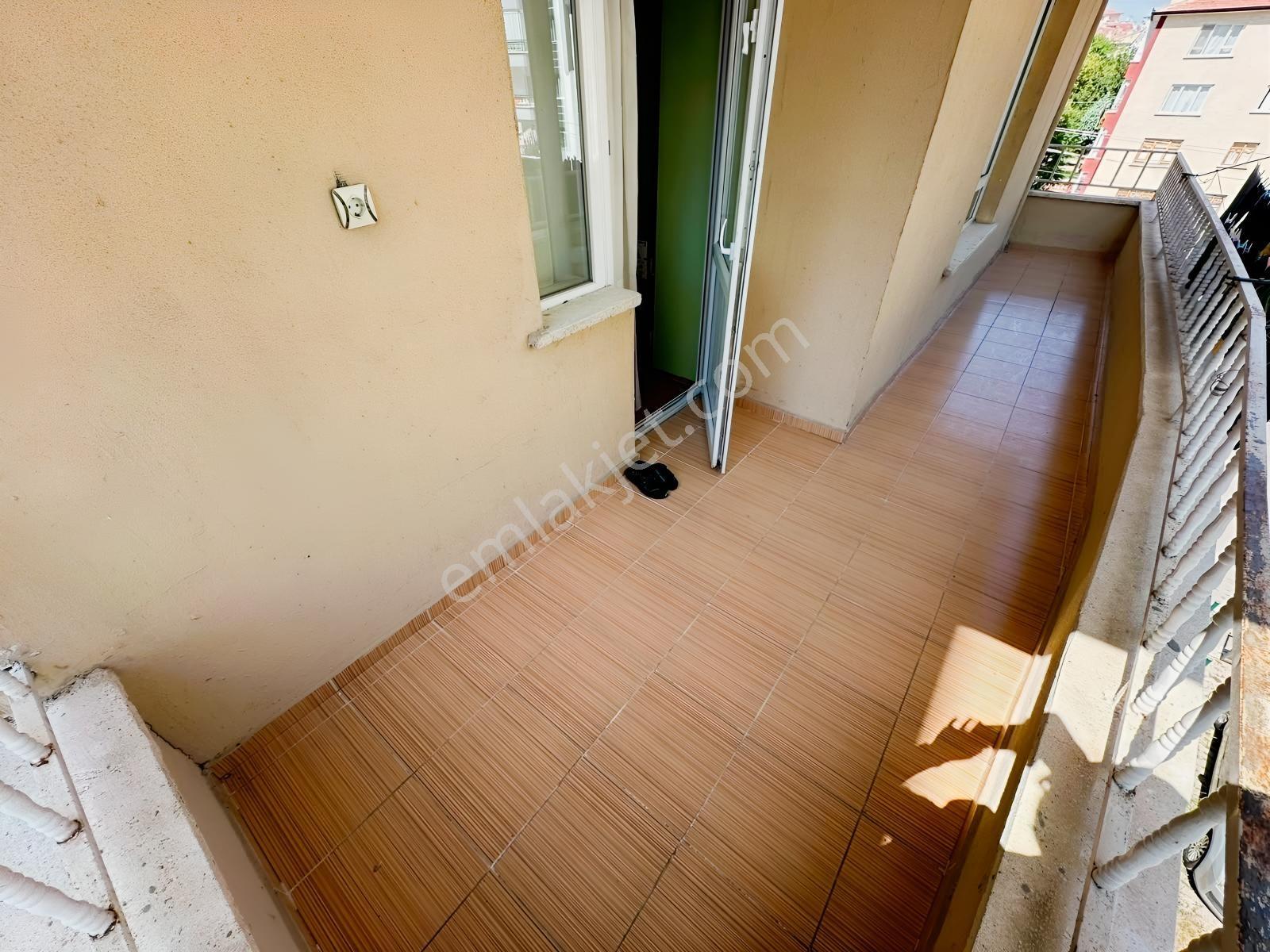 Malazgirt Mah. 3+1 Bağımsız Katta Cadde Üzeri Asansörlü Daire — fotoğraf 34