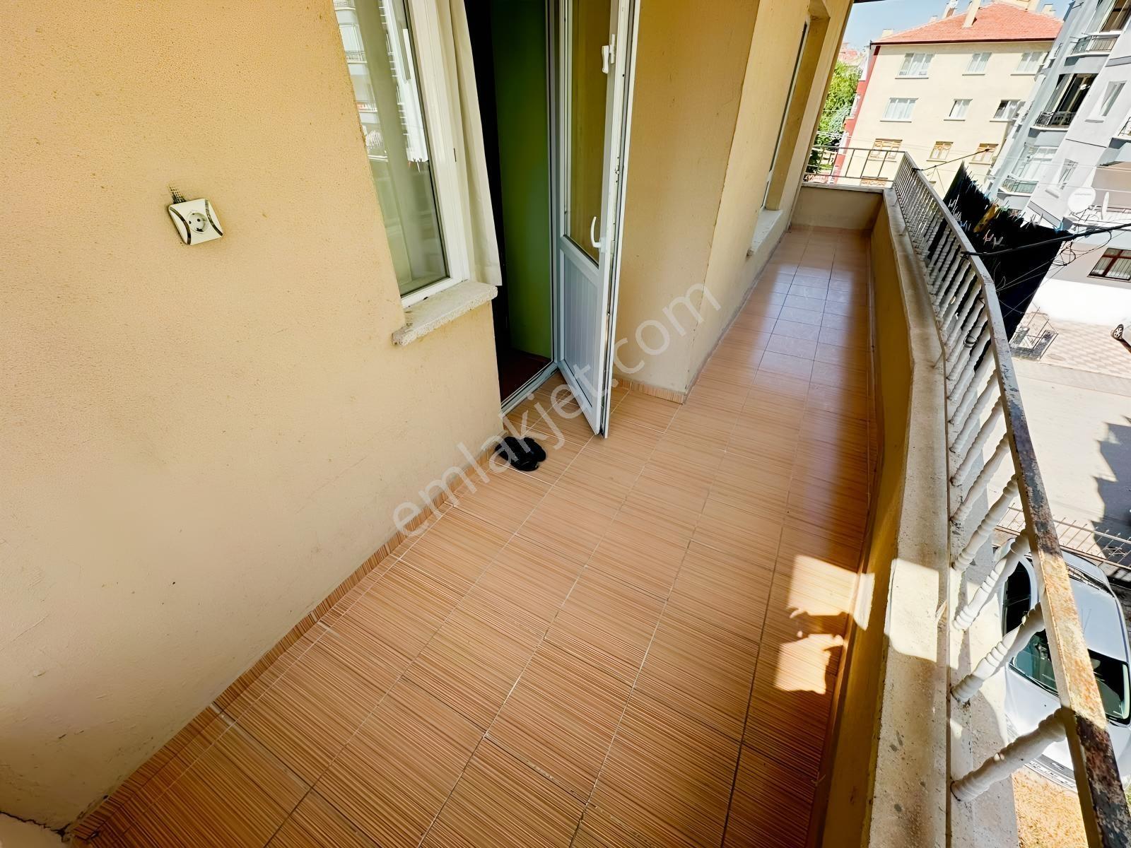 Malazgirt Mah. 3+1 Bağımsız Katta Cadde Üzeri Asansörlü Daire — fotoğraf 35