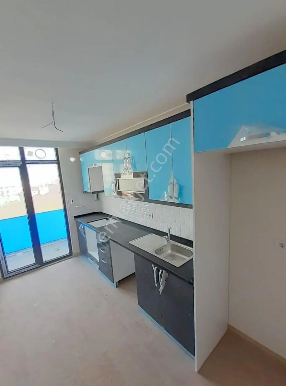 Mertcan'dan Havuzlu Güvenlikli Sitede Ara Kat 2+1 Daire — fotoğraf 4